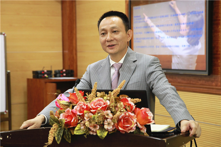 共享世界教育資源，培養(yǎng)國際精英人才