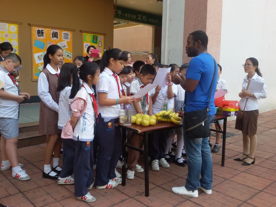 公明中英文學(xué)校：走出教室的外教課