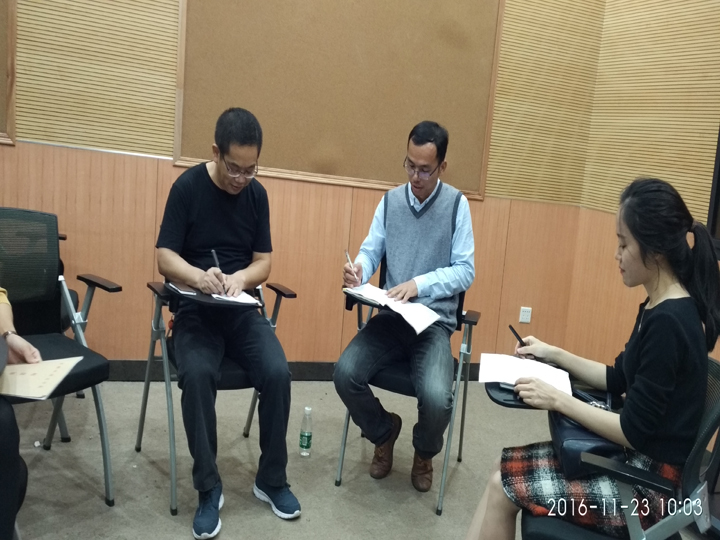 公明中英文學(xué)?？茖W(xué)組與李松朗小學(xué)互助磨課