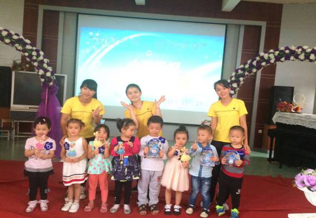 “閱讀經(jīng)典，滋潤童年” 小班級(jí)組幼兒故事比賽