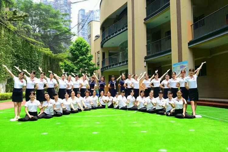 “春暉遍四方，師恩日月長“——溪山幼兒園慶祝教師節(jié)活動(dòng)