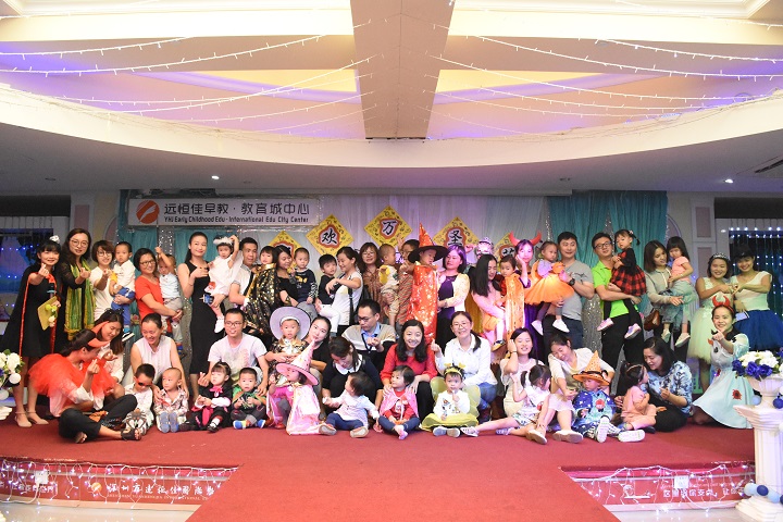 看吧！這一群舞動(dòng)魔幻城堡的小精靈