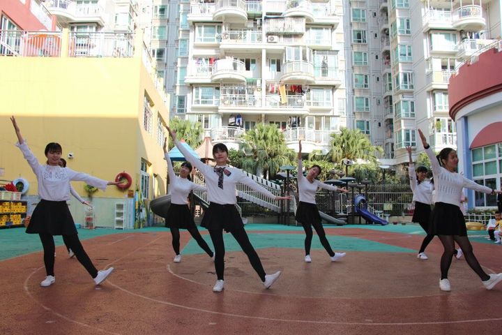 教師運(yùn)動(dòng)會(huì)，老師也“瘋狂”