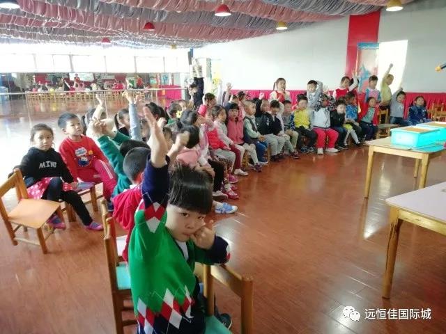 媽咪，這是我玩過(guò)最好玩的沙子……