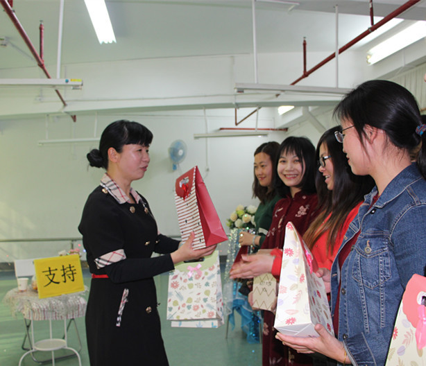 家園合力，共創(chuàng)佳績-----花園幼兒園家委會(huì)活動(dòng)報(bào)道