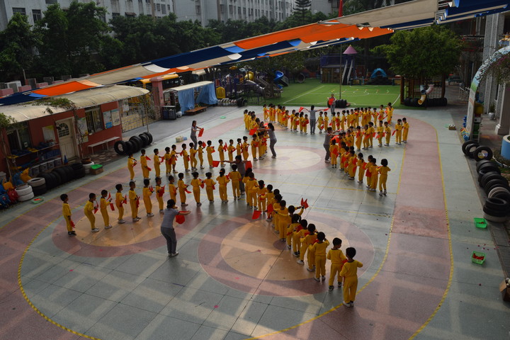 創(chuàng)佳績，健身體 ——公明二幼早操比賽活動(dòng)報(bào)道