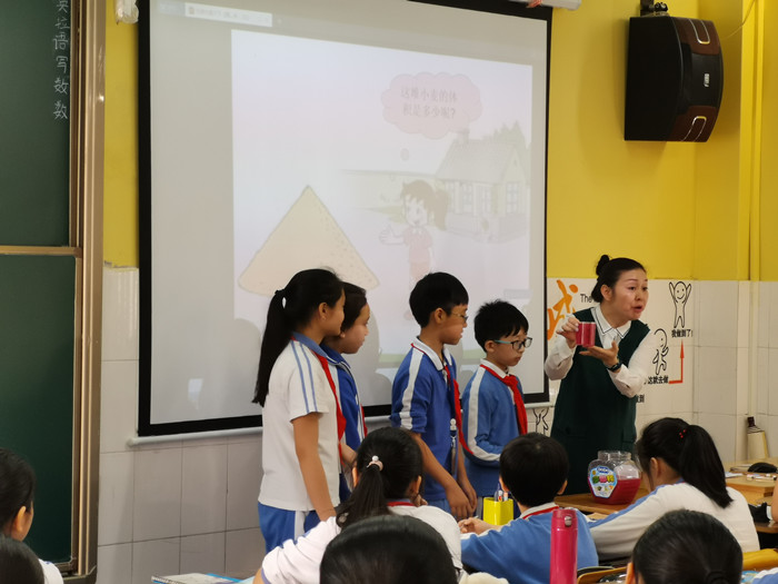 任務(wù)驅(qū)動(dòng)學(xué)習(xí)，落實(shí)核心素養(yǎng) ——小學(xué)部數(shù)學(xué)組教研活動(dòng)報(bào)道