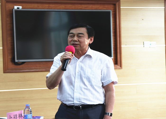 專家引領(lǐng)，以研促教，促進(jìn)學(xué)校優(yōu)質(zhì)發(fā)展——我校區(qū)級(jí)三項(xiàng)課題開題暨一項(xiàng)課題結(jié)題報(bào)告會(huì)如期舉行