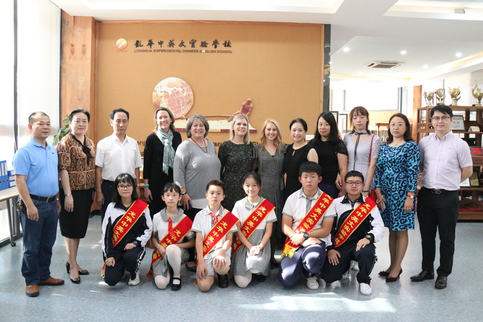 接待美國精英高中來訪，拓寬中西文化交流之路