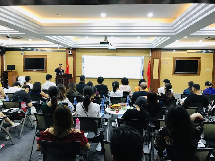 美好教育，家校共建 ——記小學(xué)部家委會(huì)換屆選舉